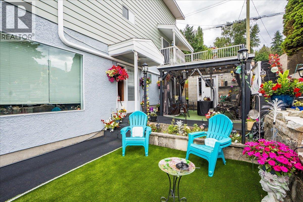 801 Houston Street, Nelson, BC - Outdoor