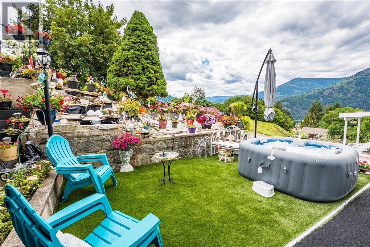 801 Houston Street, Nelson, BC - Outdoor