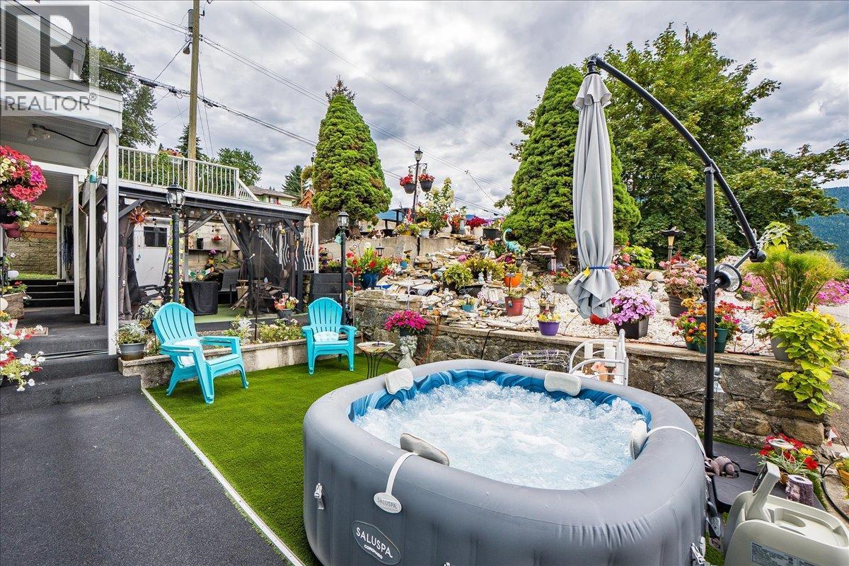 801 Houston Street, Nelson, BC - Outdoor