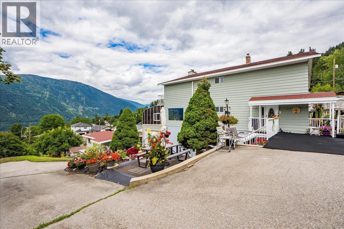 801 Houston Street, Nelson, BC - Outdoor