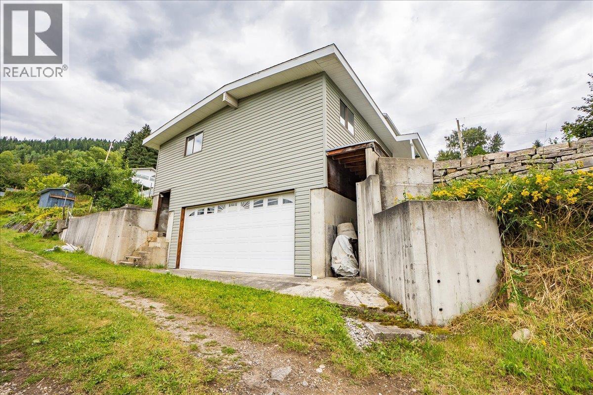 801 Houston Street, Nelson, BC - Outdoor