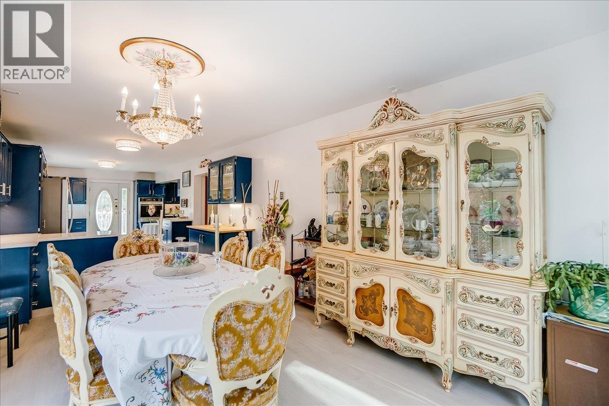 801 Houston Street, Nelson, BC - Indoor Photo Showing Dining Room
