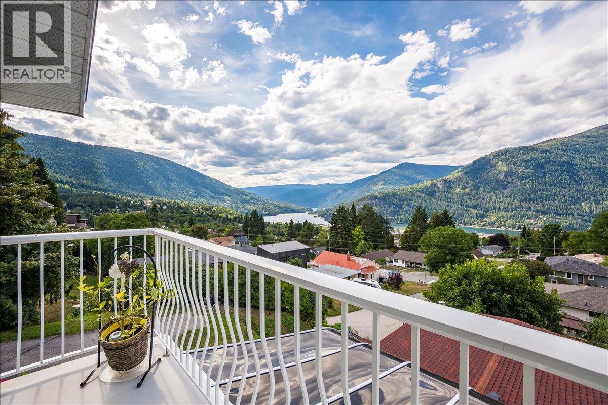 801 Houston Street, Nelson, BC - Outdoor With Balcony With View