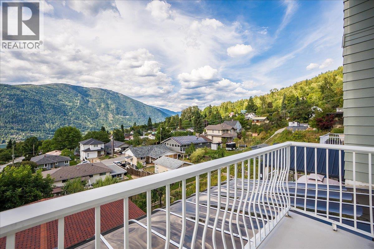 801 Houston Street, Nelson, BC - Outdoor With Balcony
