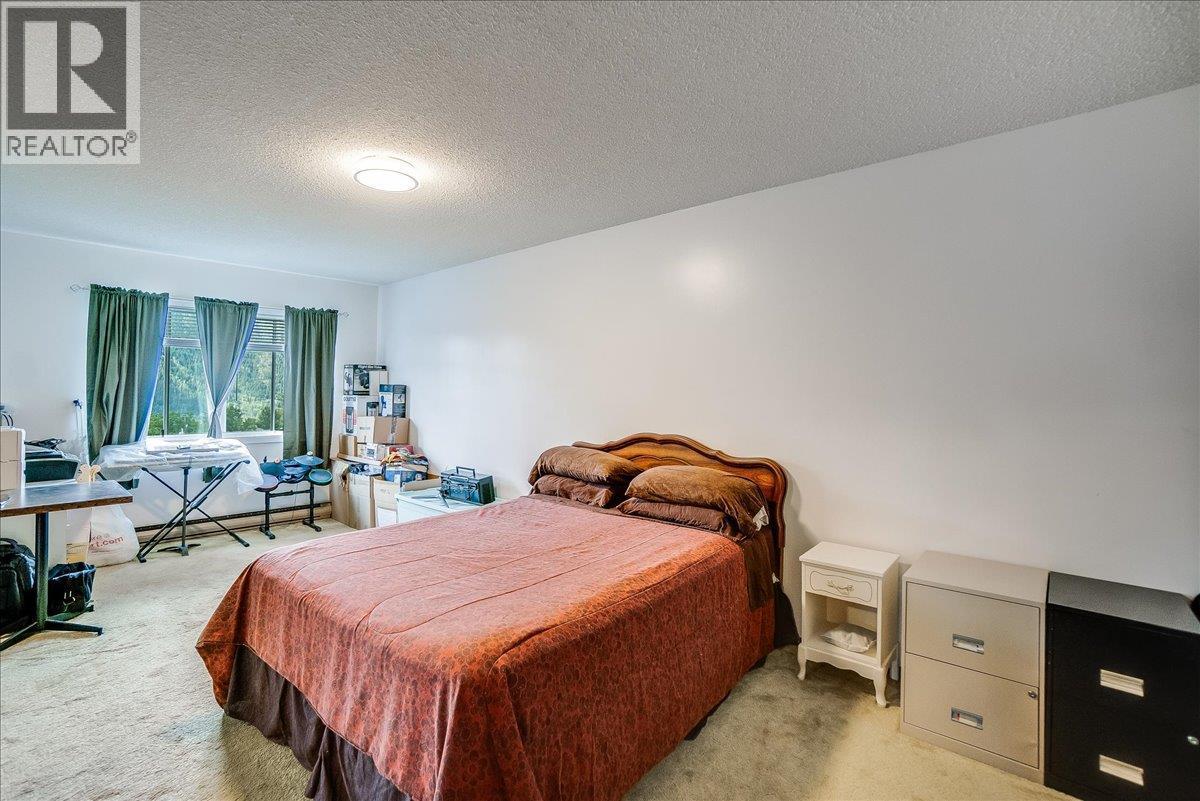 801 Houston Street, Nelson, BC - Indoor Photo Showing Bedroom