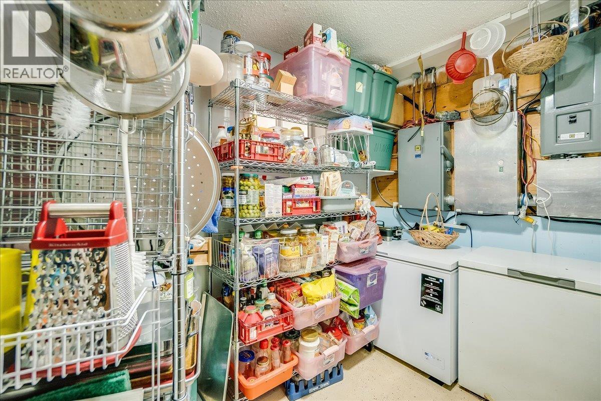 801 Houston Street, Nelson, BC - Indoor