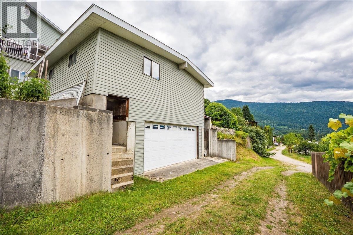 801 Houston Street, Nelson, BC - Outdoor