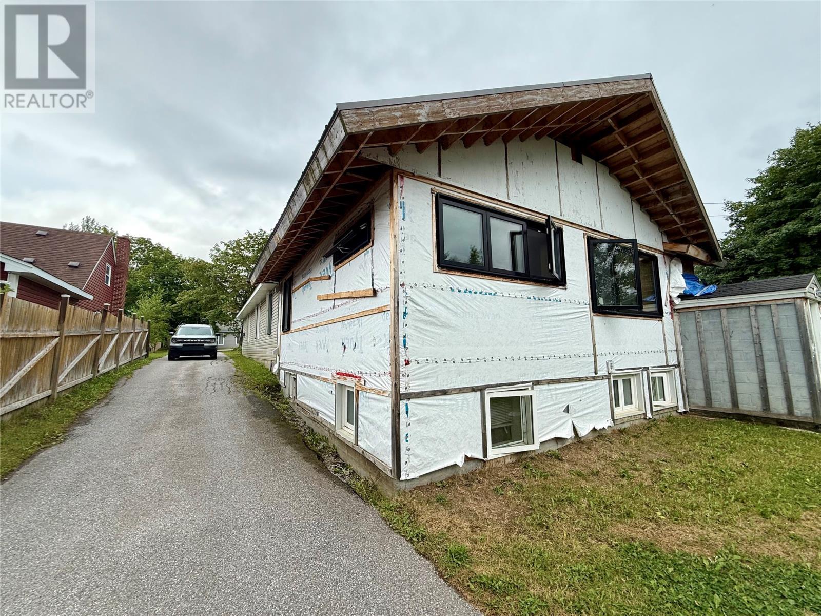 120 East Valley Road, Corner Brook, NL - Outdoor With Exterior