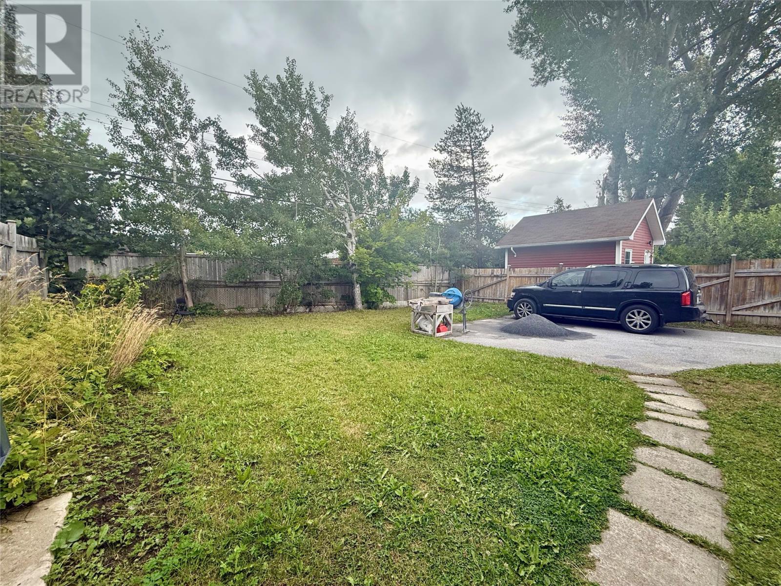 120 East Valley Road, Corner Brook, NL - Outdoor