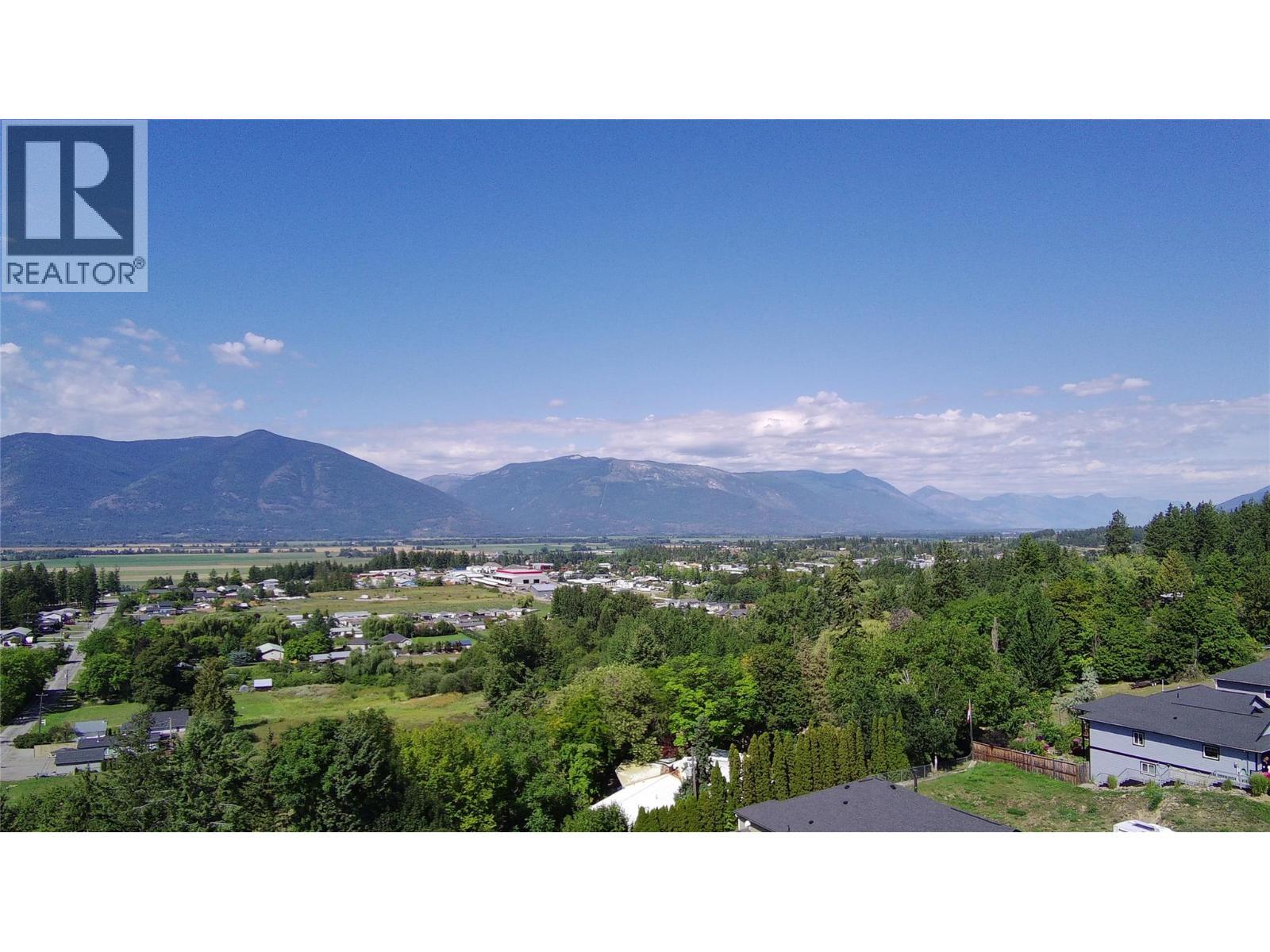 1108 12Th Avenue N, Creston, BC