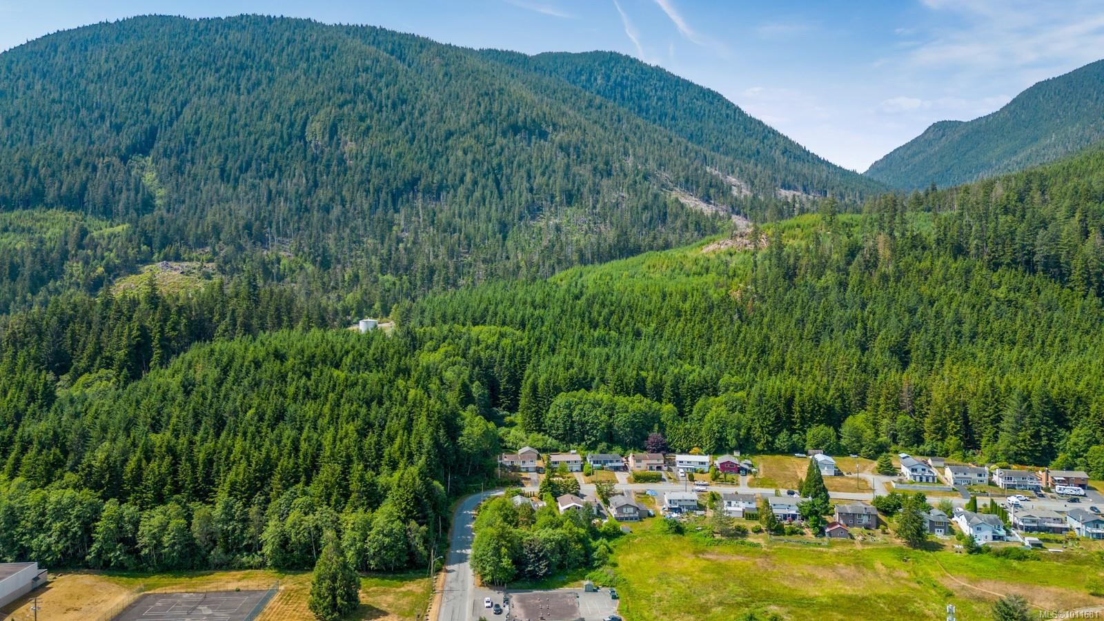 581 Macmillan Dr, Sayward, BC