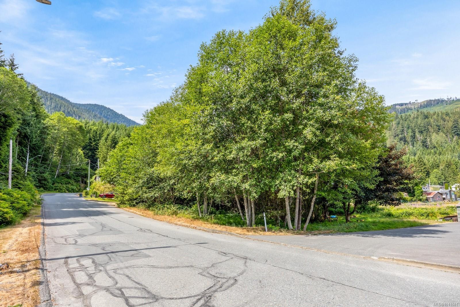 581 Macmillan Dr, Sayward, BC