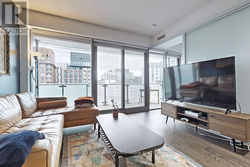 604 - 390 Cherry Street, Toronto, ON - Indoor Photo Showing Living Room