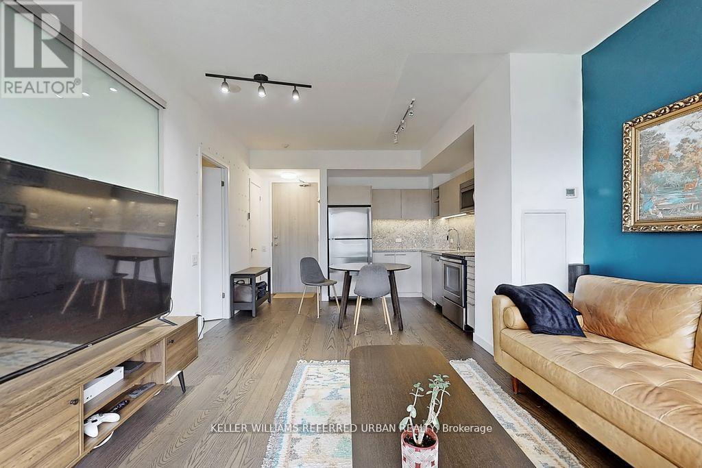 604 - 390 Cherry Street, Toronto, ON - Indoor Photo Showing Living Room