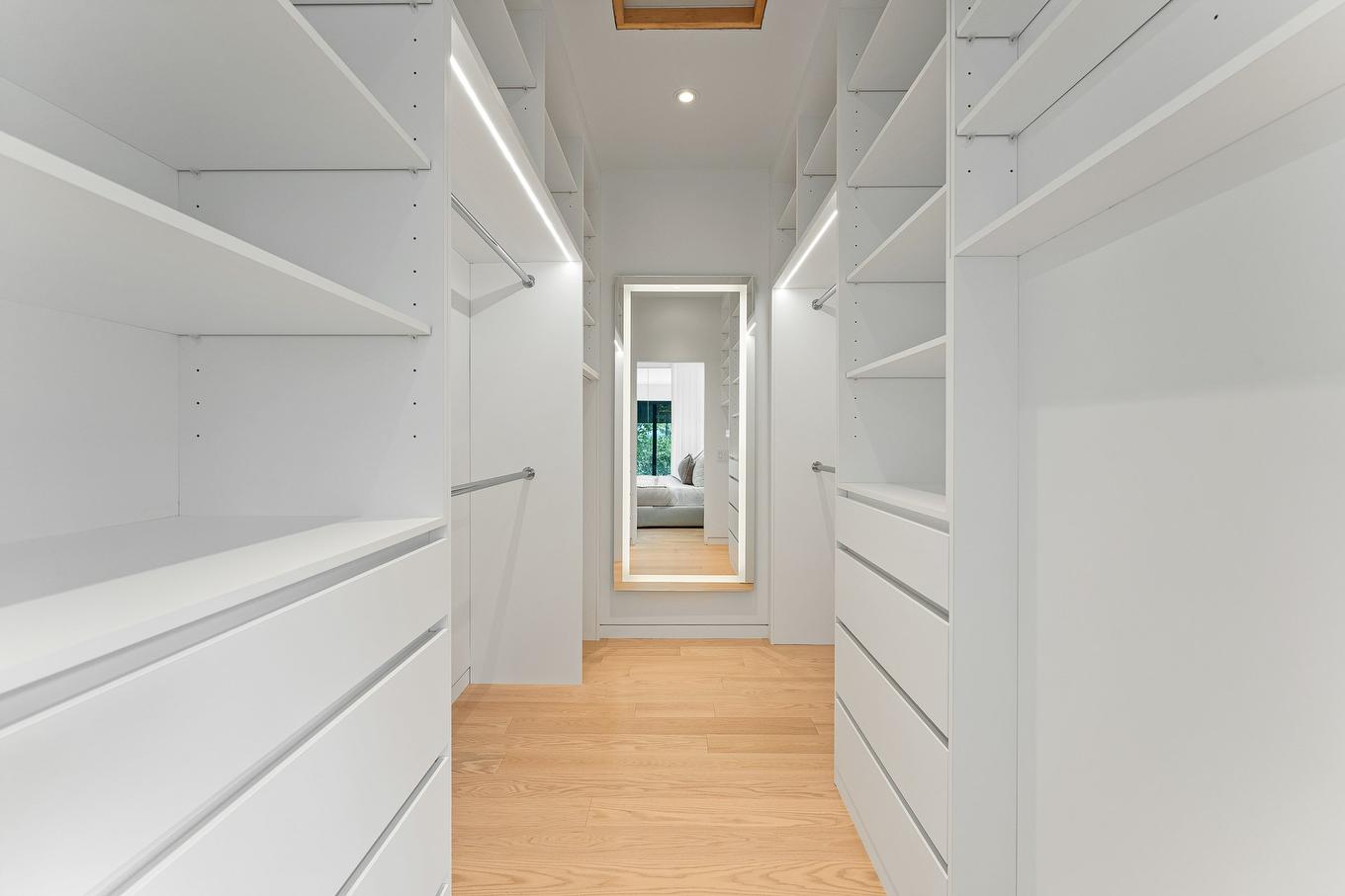 Penderie (Walk-in) - 646 Rue De Weimar, Granby, QC - Indoor Photo Showing Other Room