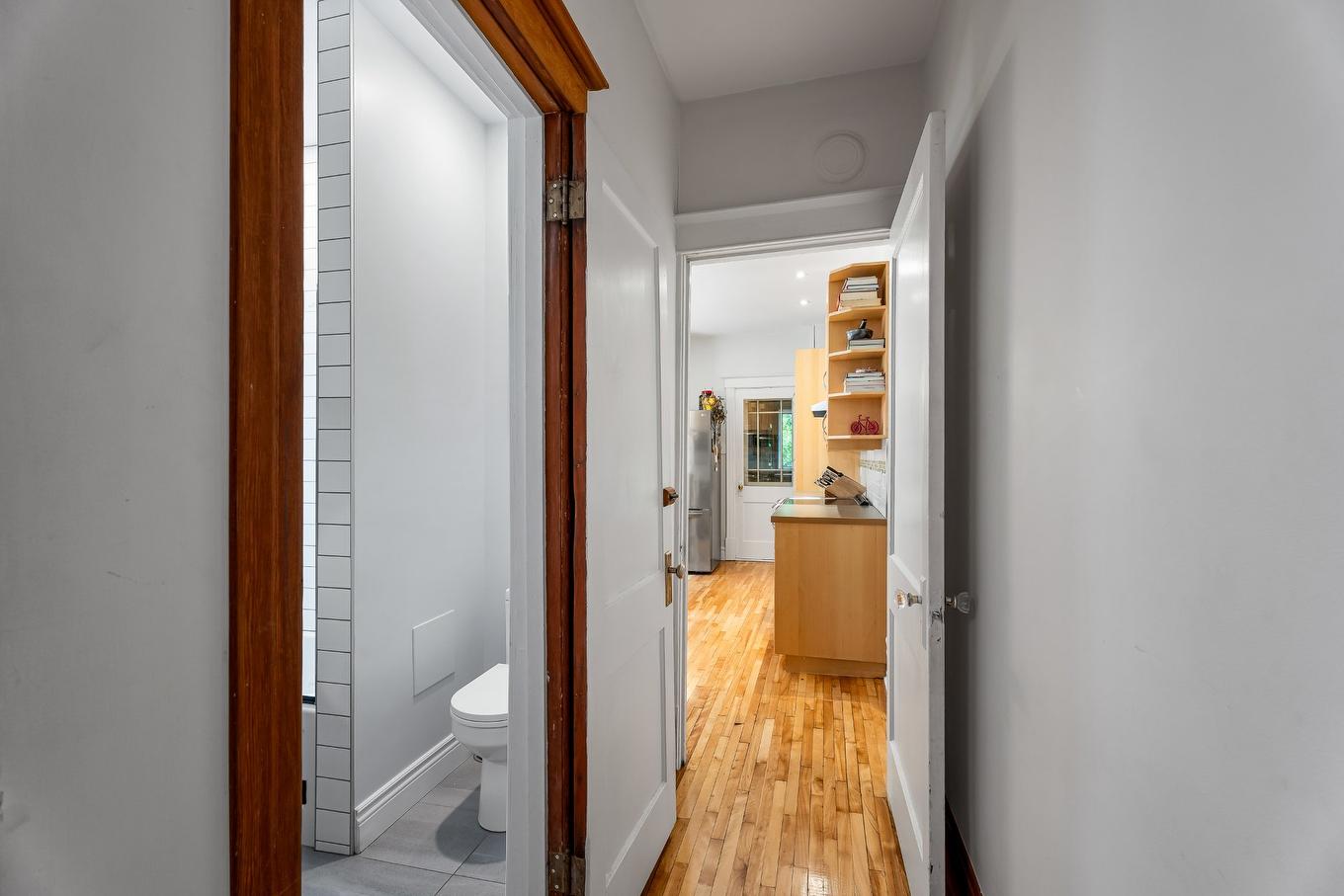 Hall d'entrée/Vestibule - 7332 Av. Christophe-Colomb, Montréal (Villeray/Saint-Michel/Parc-Extension), QC - Indoor Photo Showing Other Room