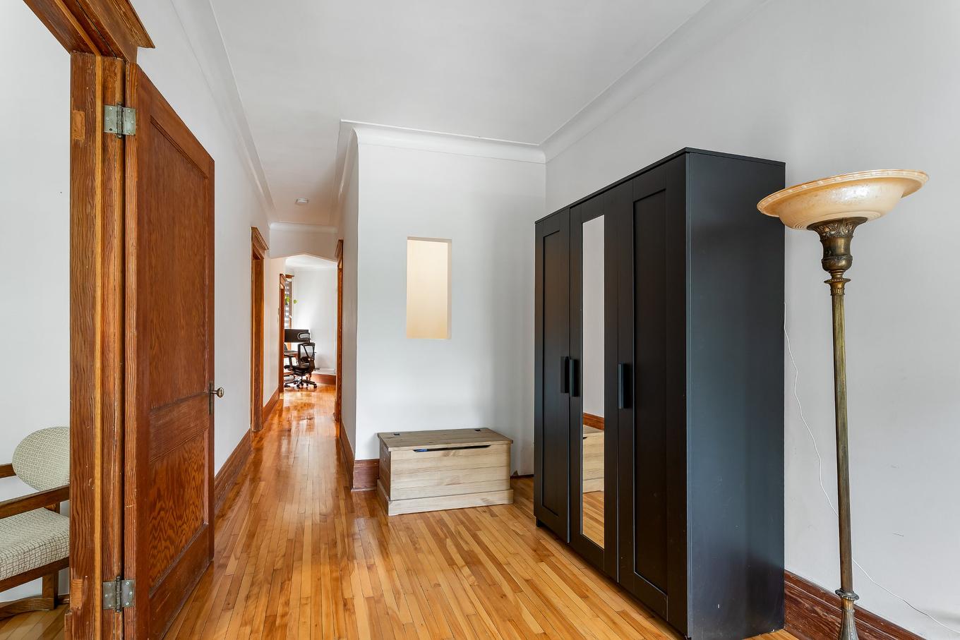 Hall d'entrée/Vestibule - 7332 Av. Christophe-Colomb, Montréal (Villeray/Saint-Michel/Parc-Extension), QC - Indoor Photo Showing Other Room