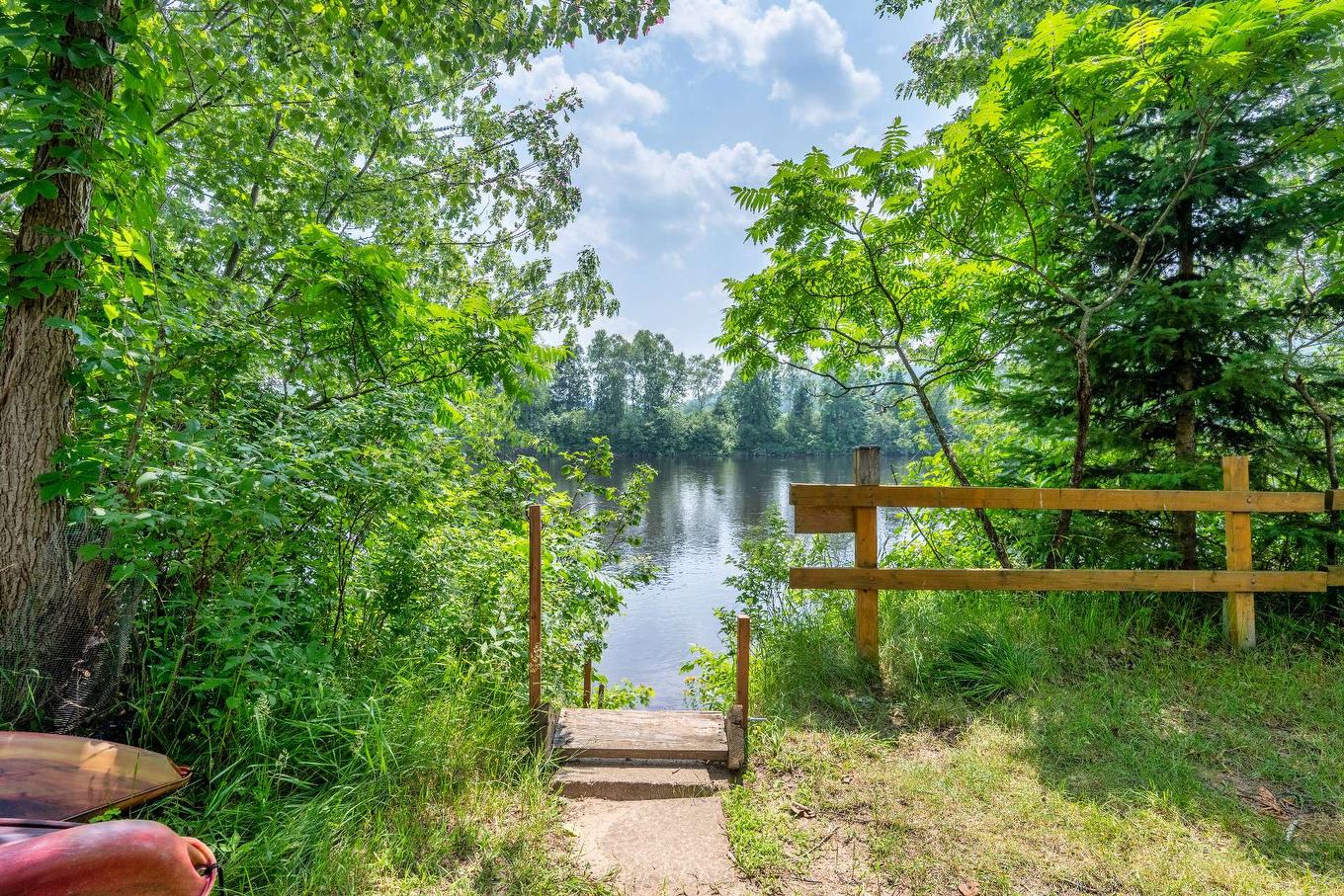 Vue sur l'eau - 1932 Ch. De La Pointe-Bourgeois, La Conception, QC - Outdoor