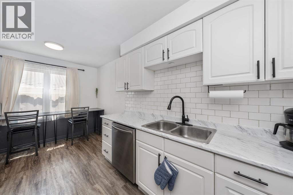 205 Fane Street Unit# 2B, St Clair, ON - Indoor Photo Showing Kitchen With Double Sink With Upgraded Kitchen