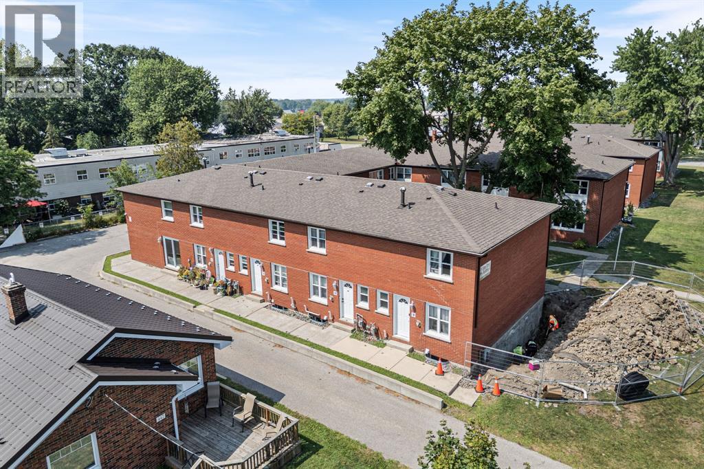 205 Fane Street Unit# 2B, St Clair, ON - Outdoor