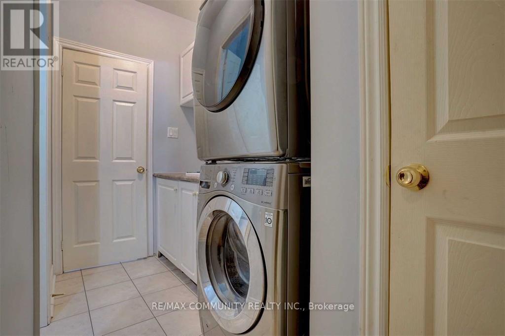 Bsmt - 208 Twyn Rivers Drive, Pickering, ON - Indoor Photo Showing Laundry Room
