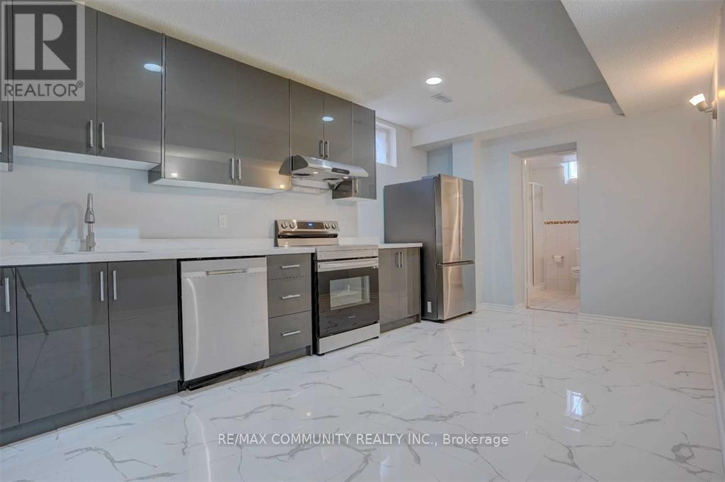 Bsmt - 208 Twyn Rivers Drive, Pickering, ON - Indoor Photo Showing Kitchen With Stainless Steel Kitchen