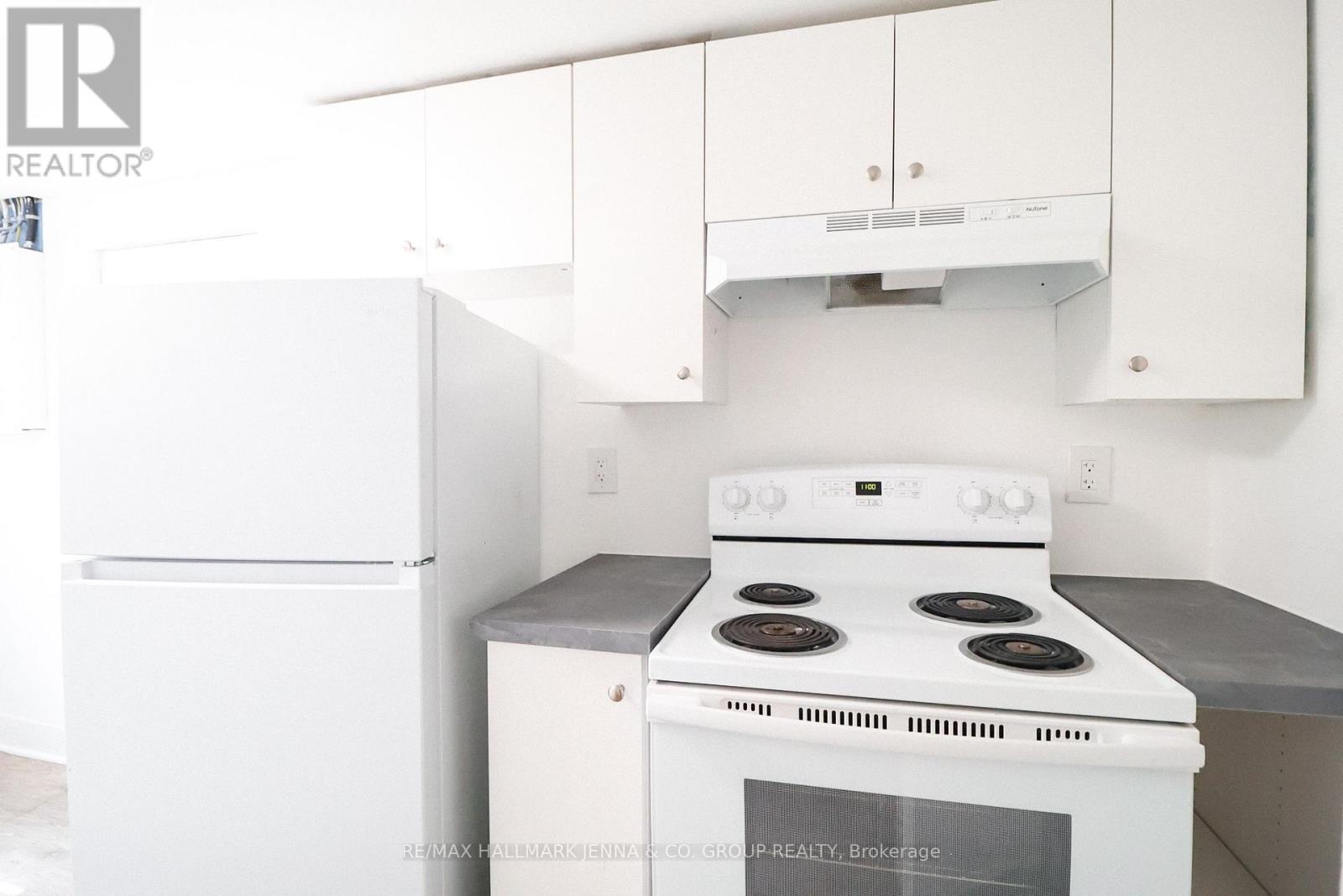 1 - 275 Bronson Avenue, Ottawa, ON - Indoor Photo Showing Kitchen