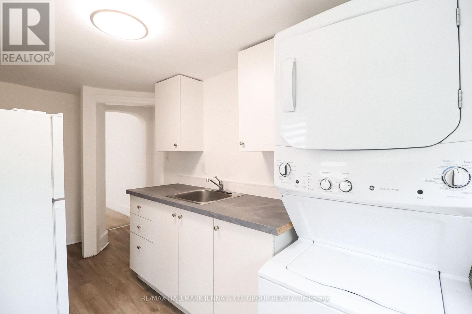 1 - 275 Bronson Avenue, Ottawa, ON - Indoor Photo Showing Laundry Room