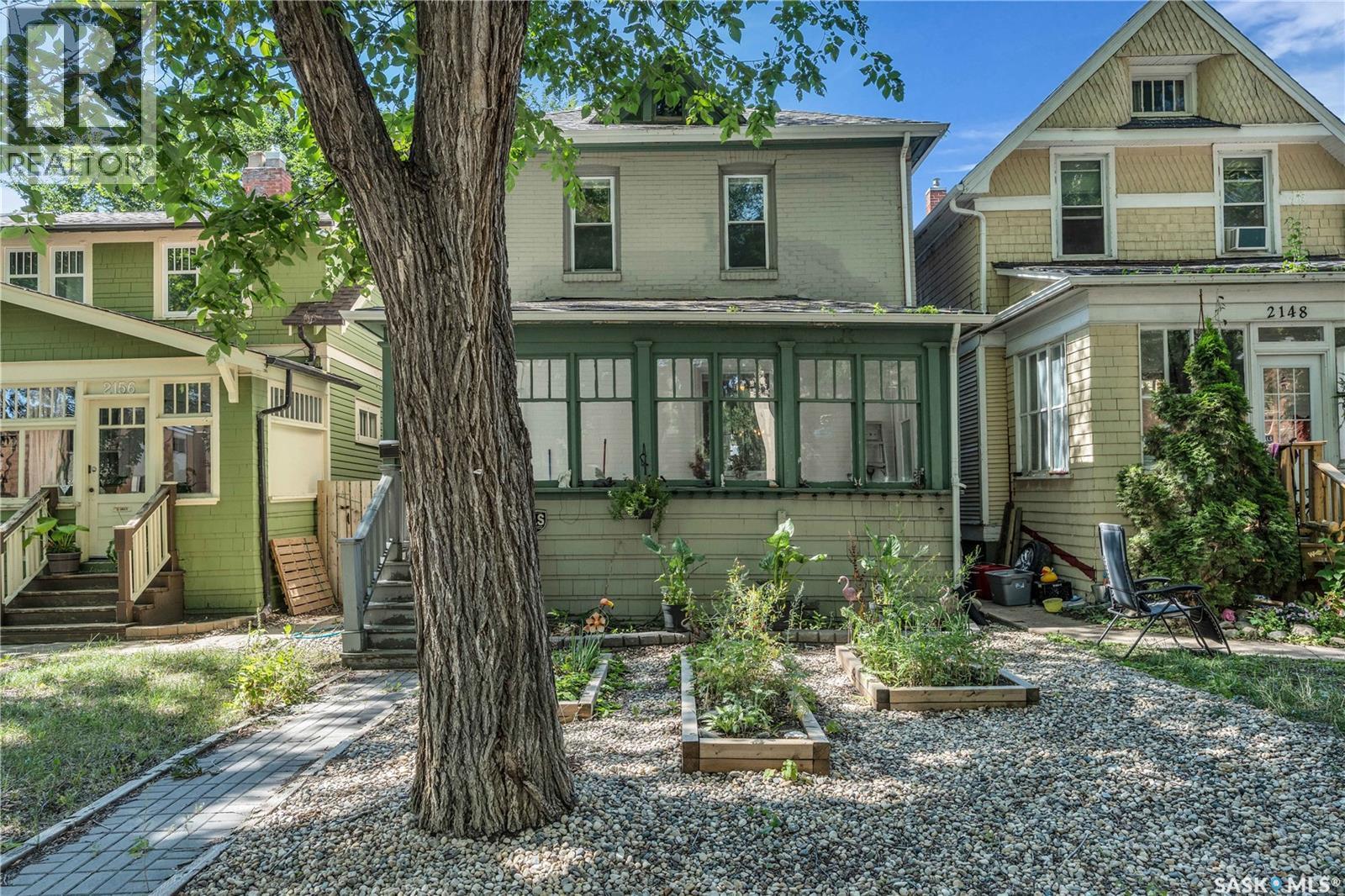 2152 Rae Street, Regina, SK - Outdoor With Facade