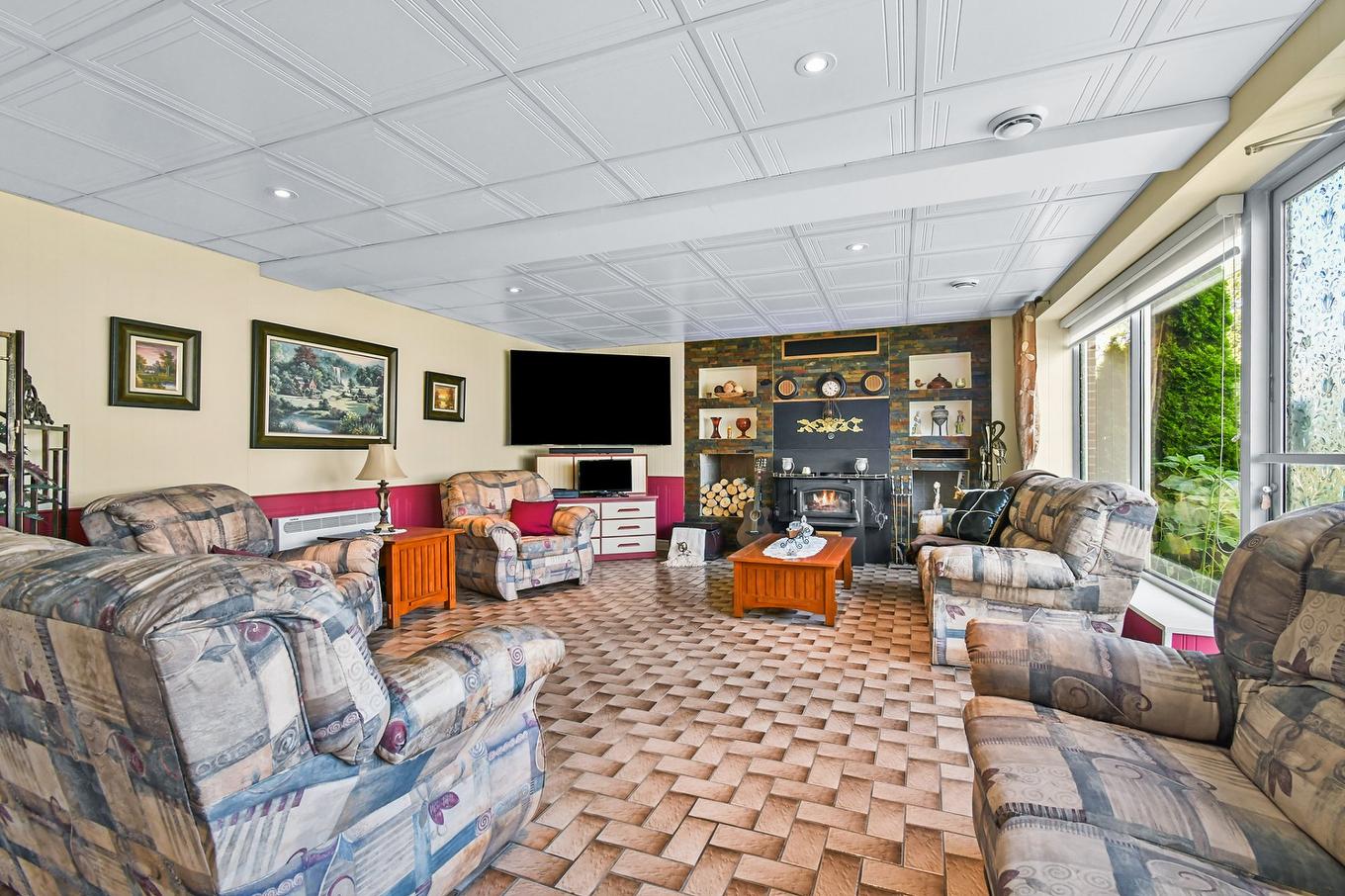 Salon - 4331Z - 4331Az Rue Dufresne, Saint-Félix-De-Valois, QC - Indoor