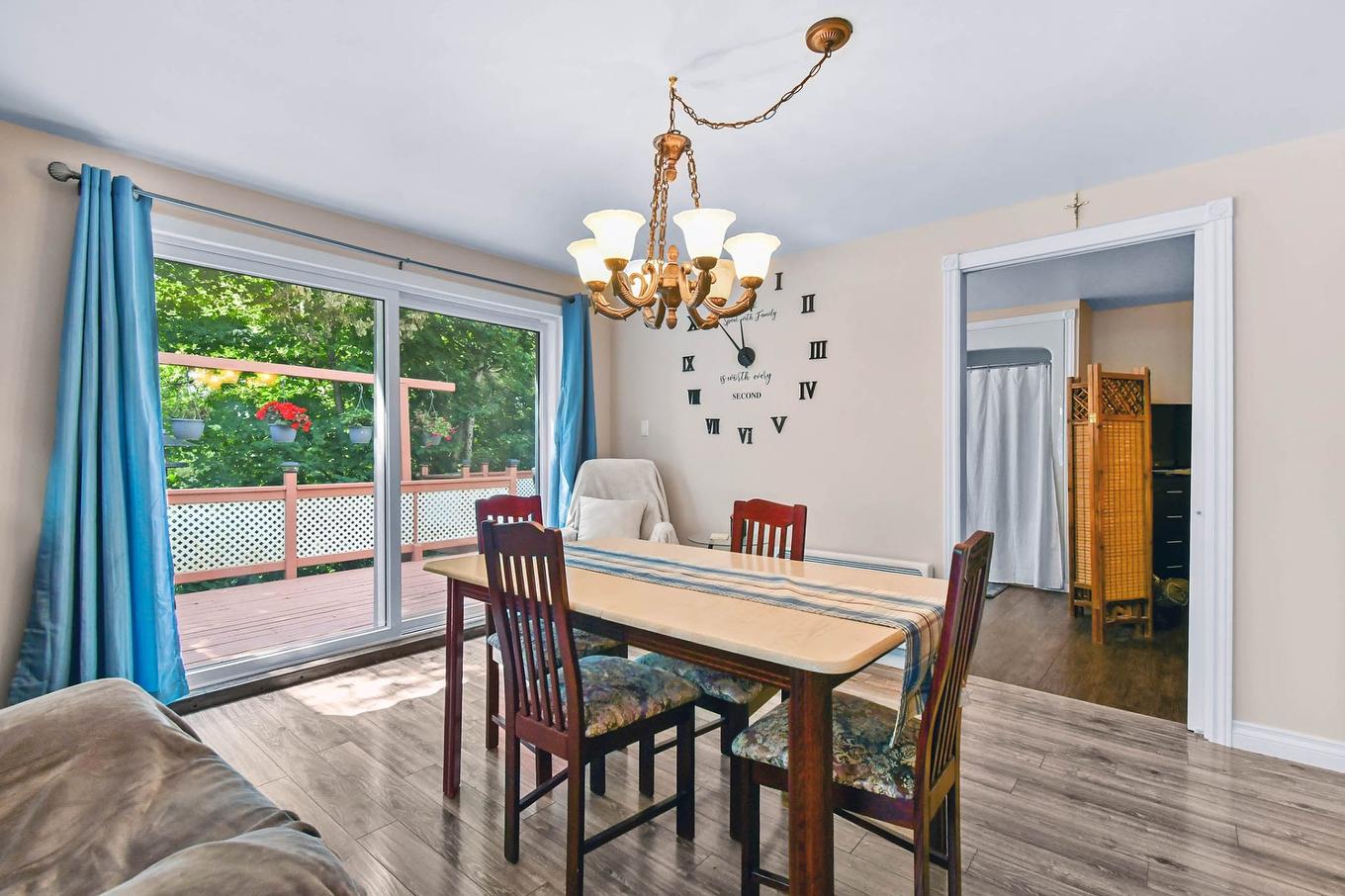 Logement - 4331Z - 4331Az Rue Dufresne, Saint-Félix-De-Valois, QC - Indoor Photo Showing Dining Room
