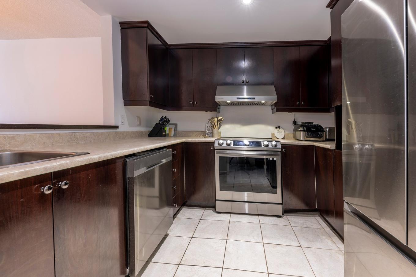 Cuisine - 905-7705 Rue Du Mans, Montréal (Saint-Léonard), QC - Indoor Photo Showing Kitchen