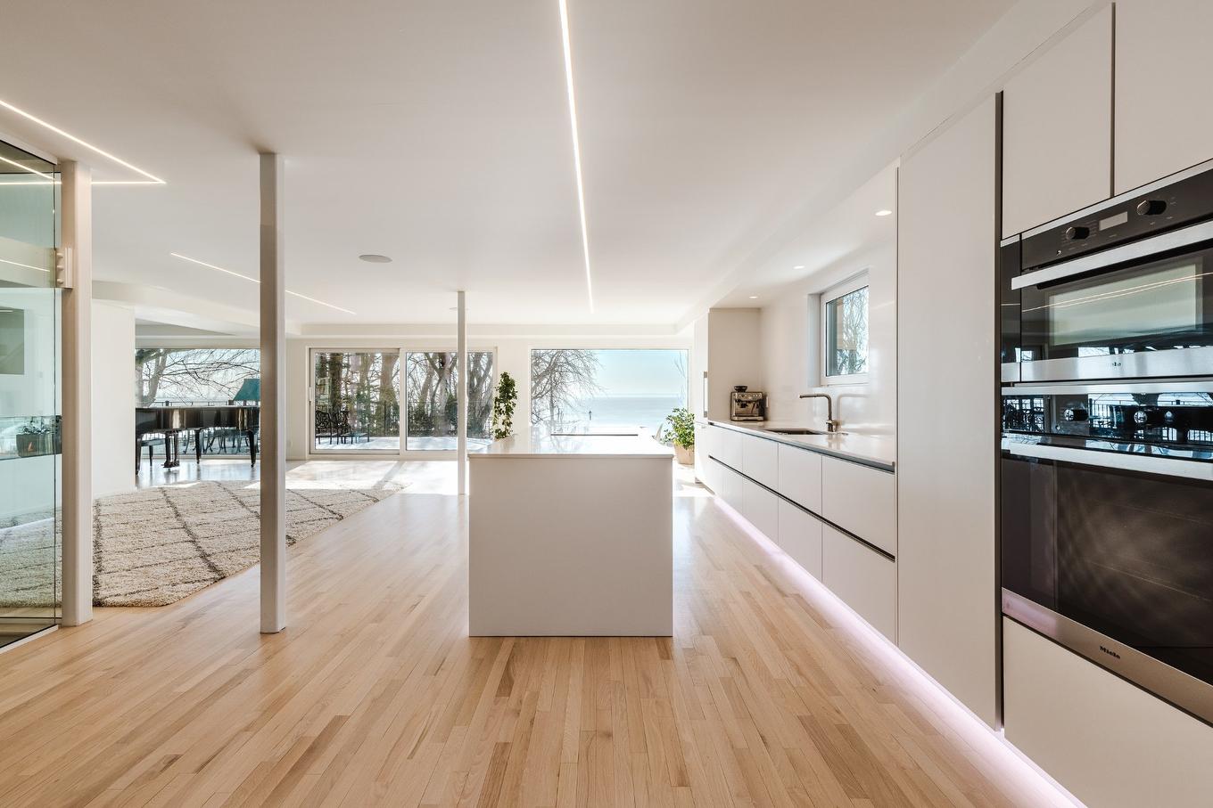 Cuisine - 21 Cours East Gables, Beaconsfield, QC - Indoor Photo Showing Kitchen