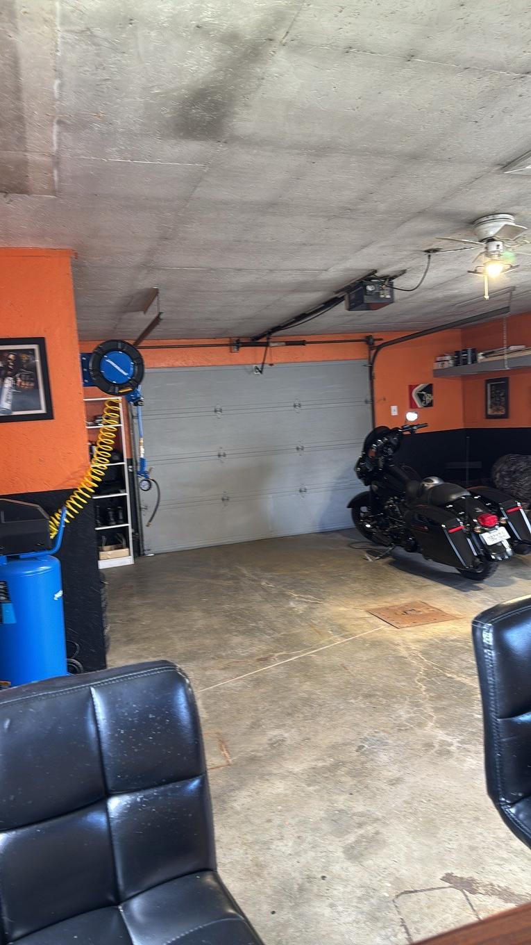 Garage - 7 Rue Des Pinsons, Rouyn-Noranda, QC - Indoor Photo Showing Garage