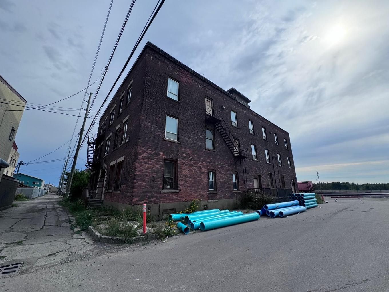 201 Hardisty Street, Thunder Bay, ON