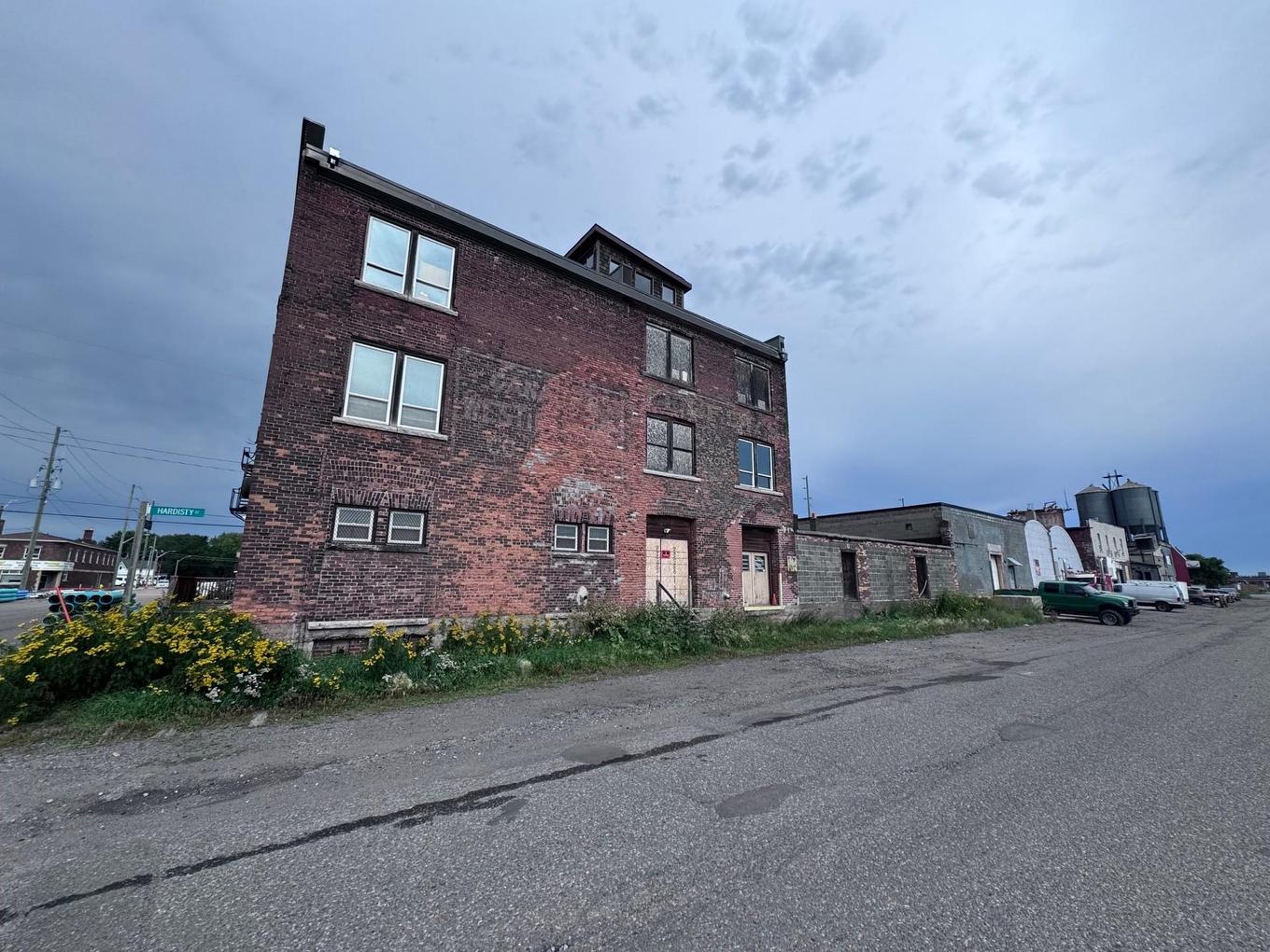 201 Hardisty Street, Thunder Bay, ON