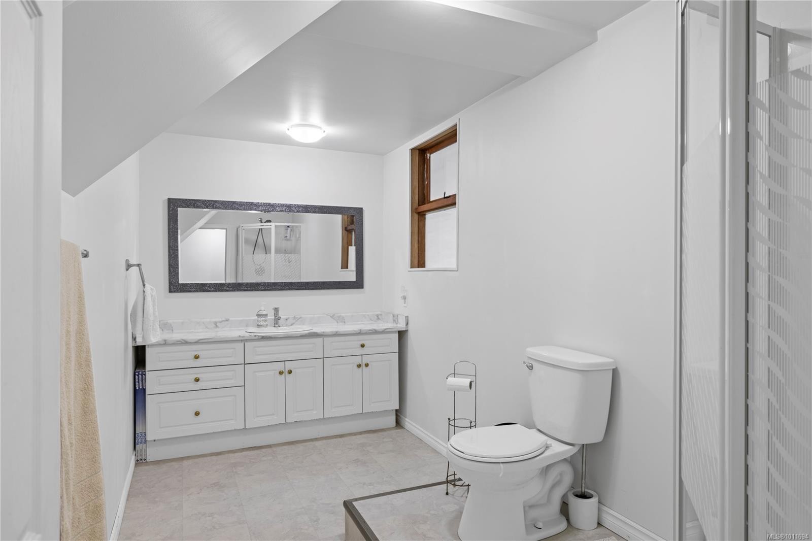 1968 Estevan Rd, Nanaimo, BC