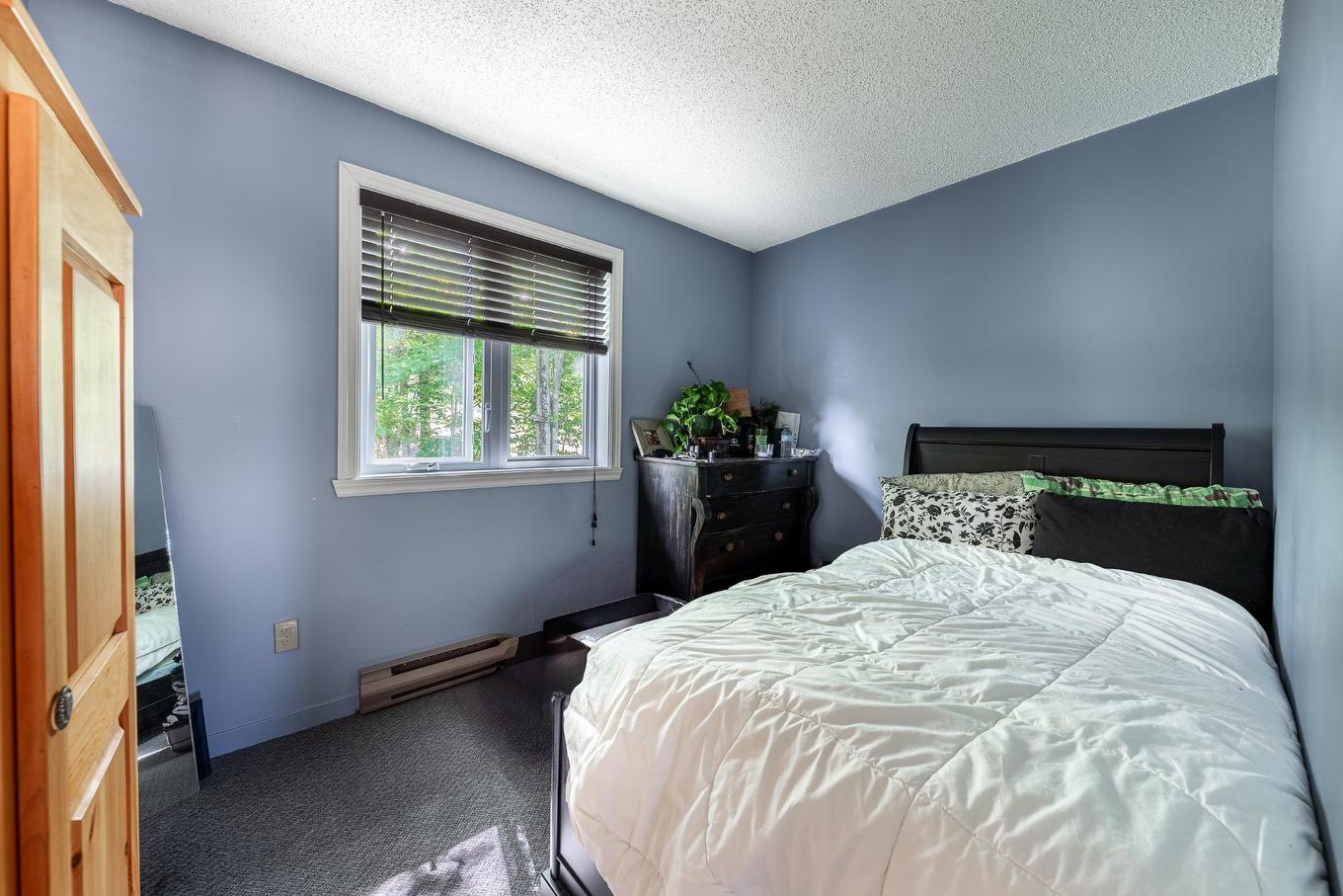 Bedroom - 208 - 210 Ch. Boulanger, Sutton, QC - Indoor Photo Showing Bedroom