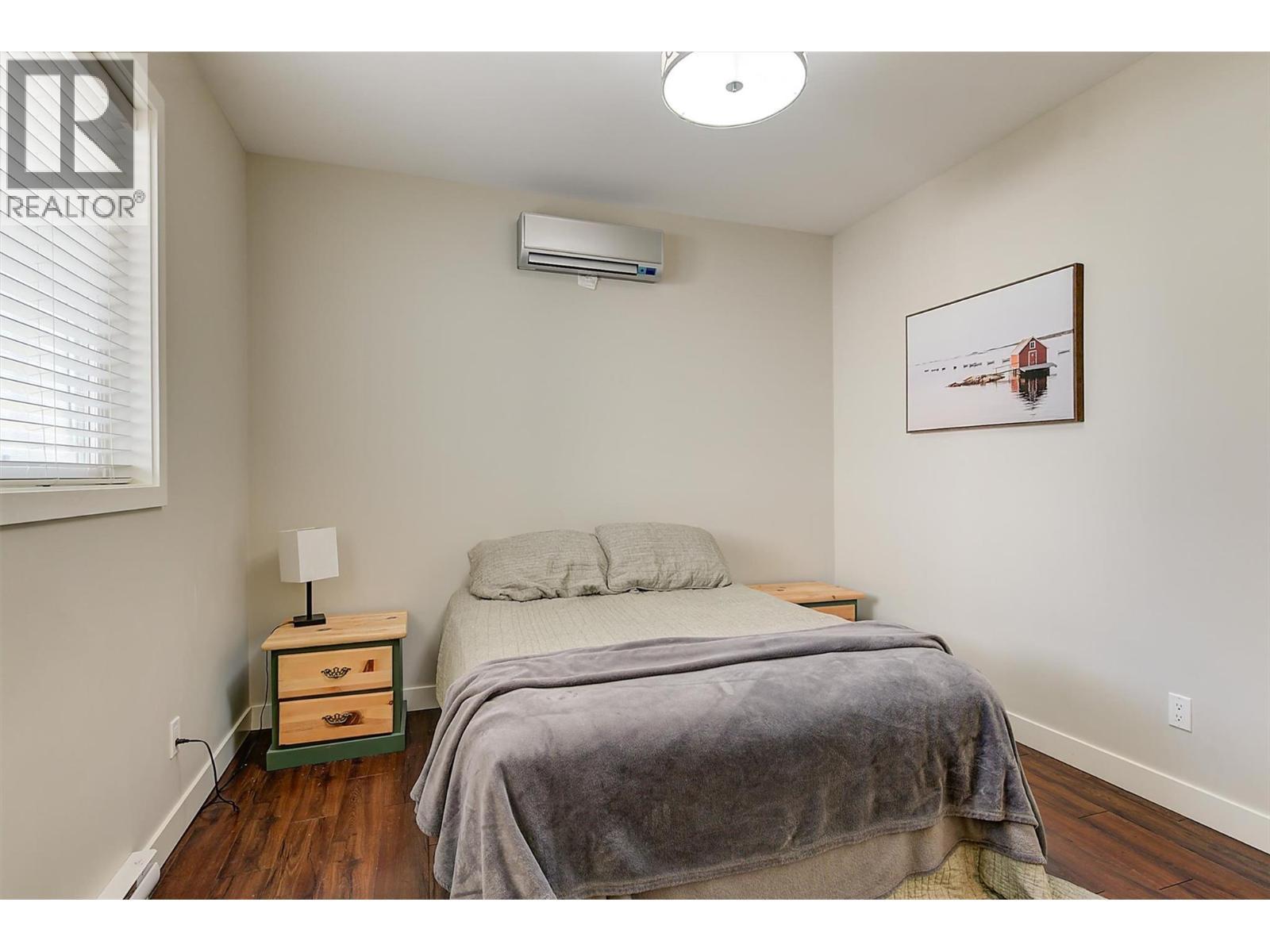620 - 622 Birch Avenue, Kelowna, BC - Indoor Photo Showing Bedroom