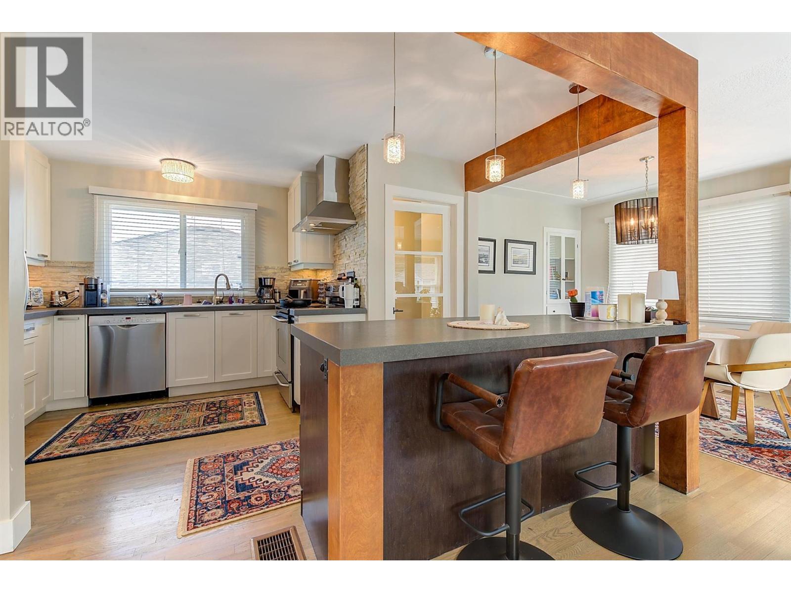 620 - 622 Birch Avenue, Kelowna, BC - Indoor