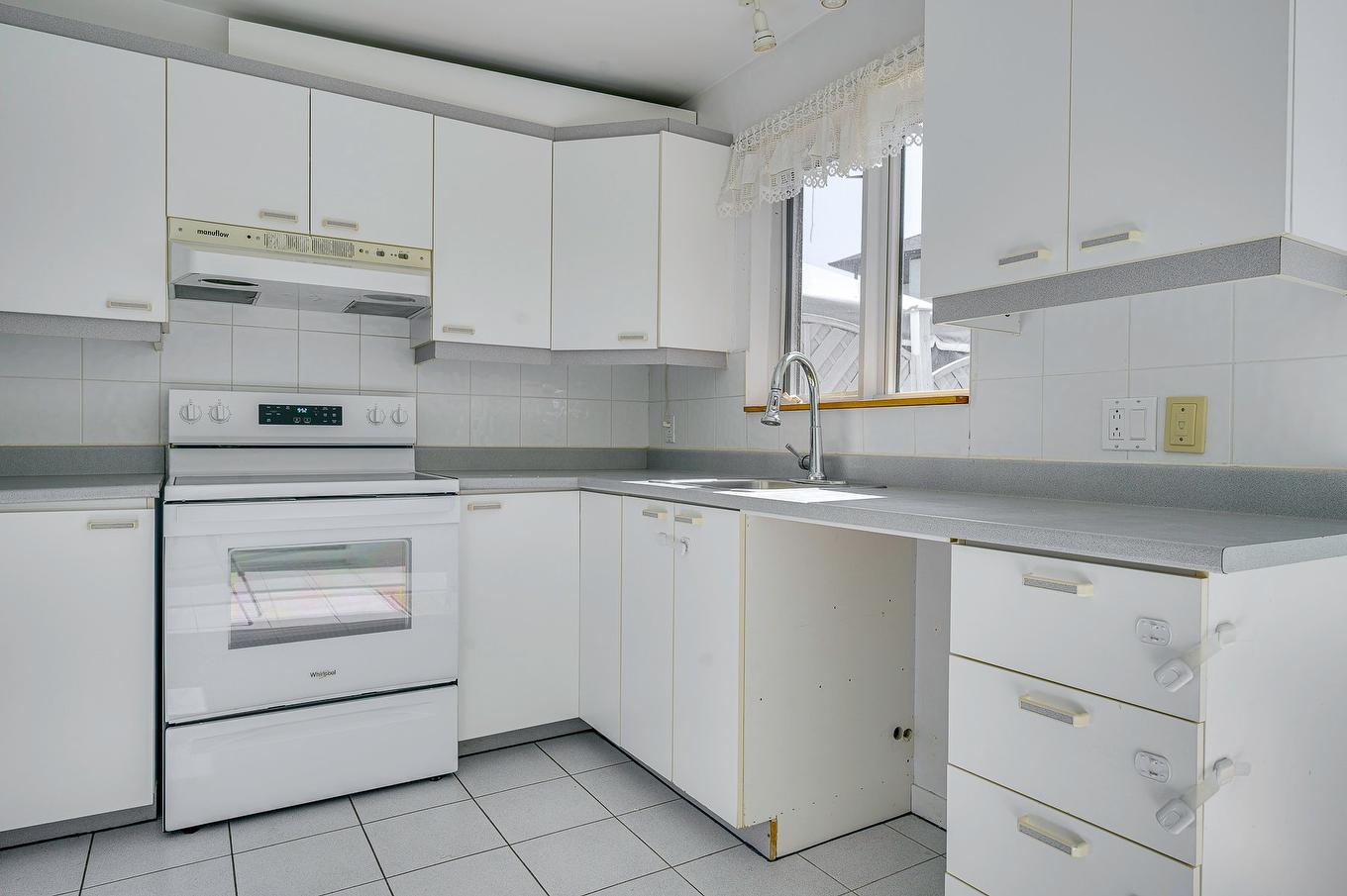 Kitchen - 722 Rue Du Muguet, Sainte-Agathe-Des-Monts, QC - Indoor Photo Showing Kitchen