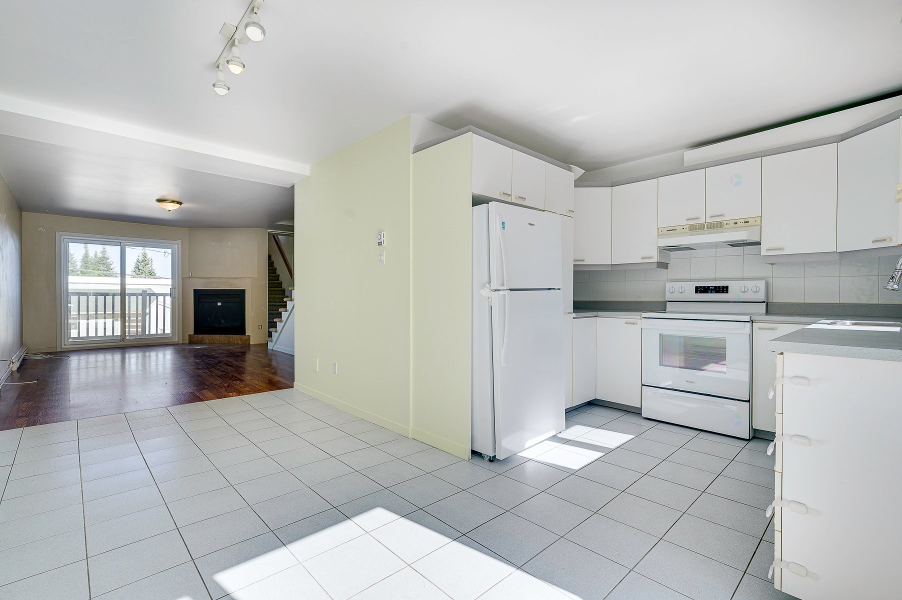 Salle à manger - 722 Rue Du Muguet, Sainte-Agathe-Des-Monts, QC - Indoor Photo Showing Kitchen