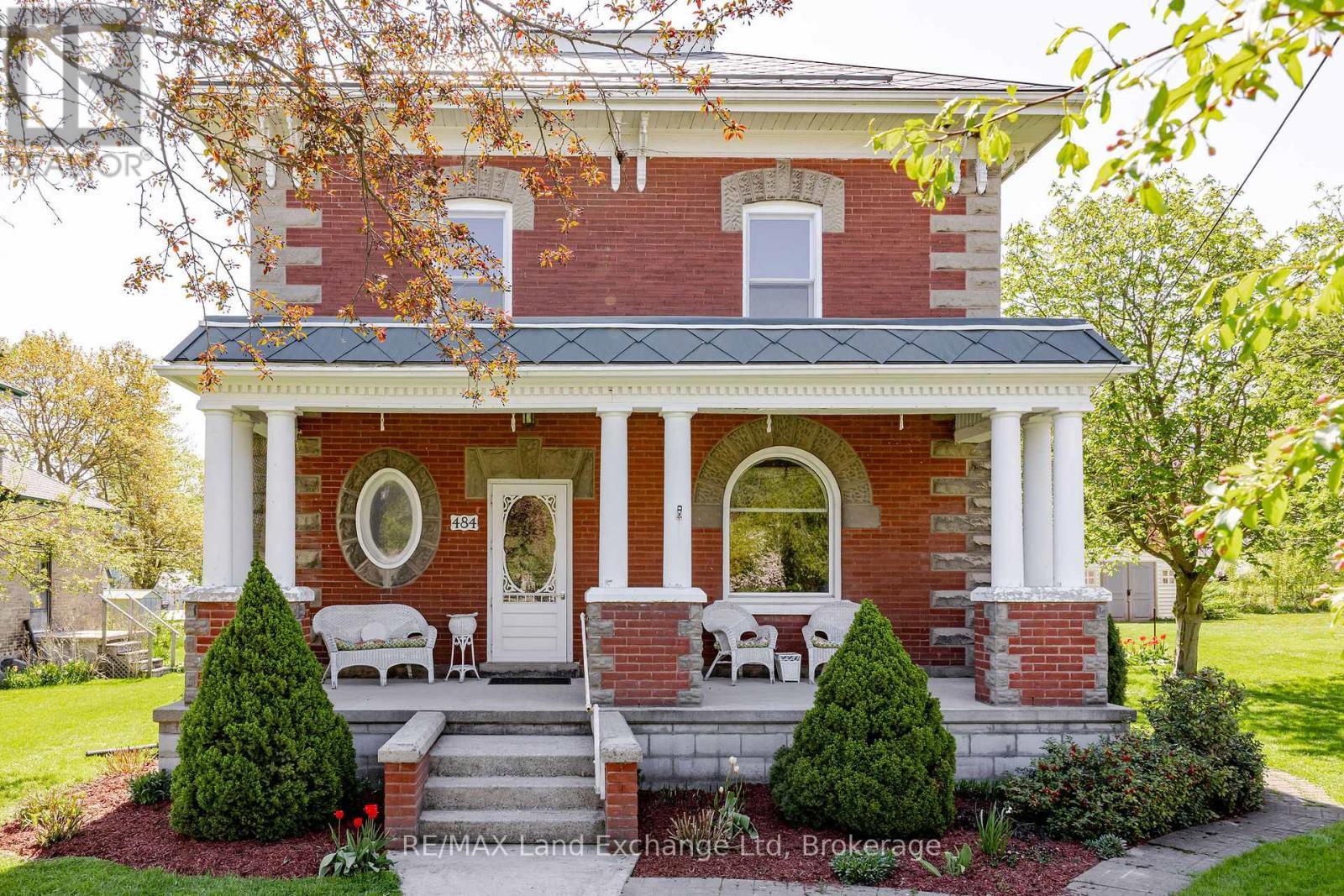 484 Queen Street, North Huron (Blyth), ON - Outdoor With Facade