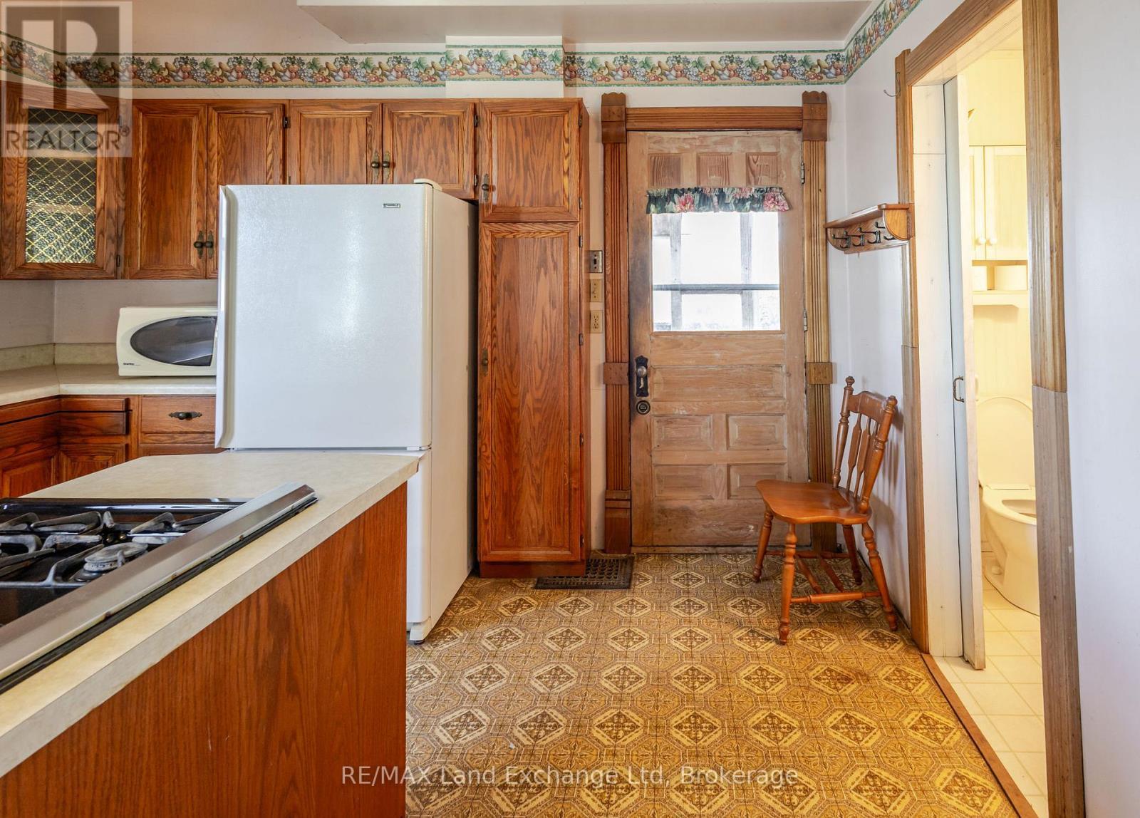 484 Queen Street, North Huron (Blyth), ON - Indoor Photo Showing Kitchen