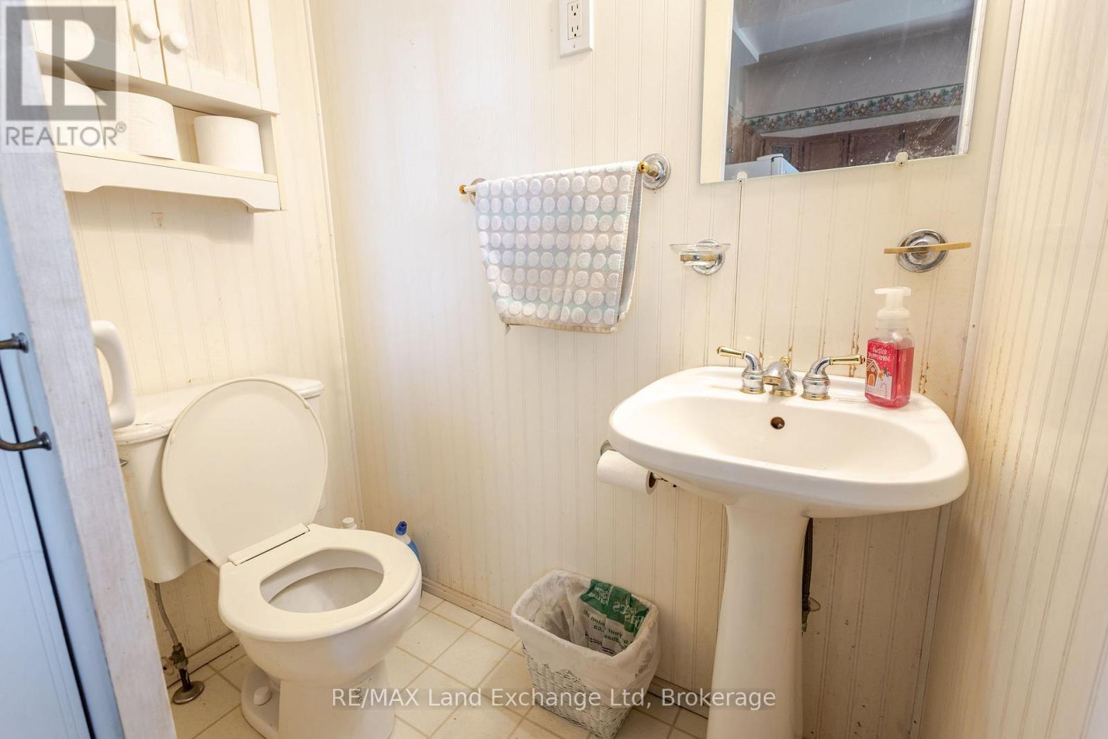 484 Queen Street, North Huron (Blyth), ON - Indoor Photo Showing Bathroom