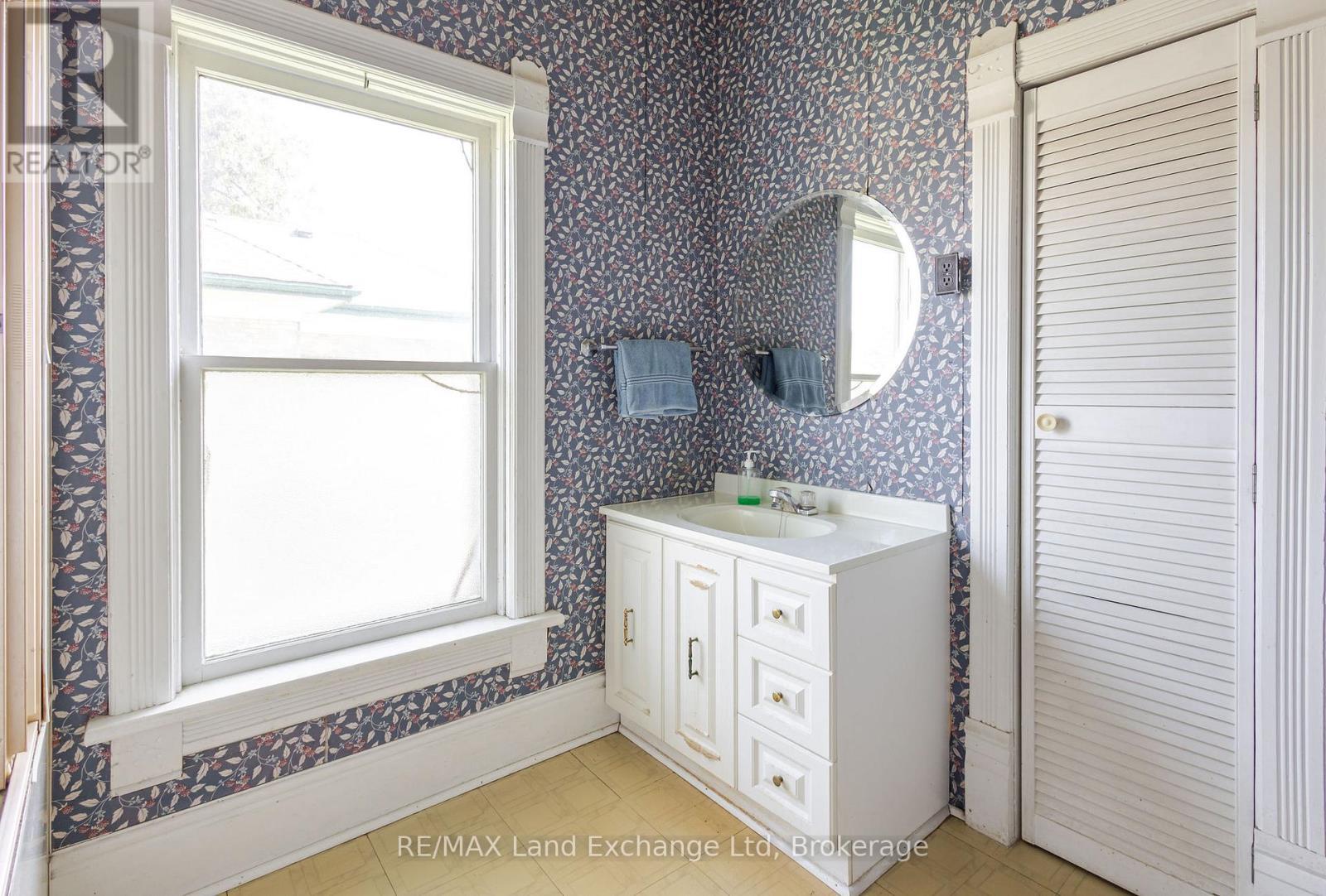 484 Queen Street, North Huron (Blyth), ON - Indoor