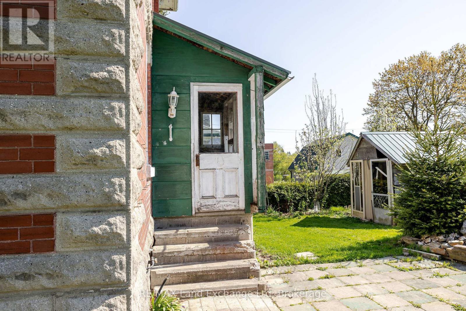 484 Queen Street, North Huron (Blyth), ON - Outdoor