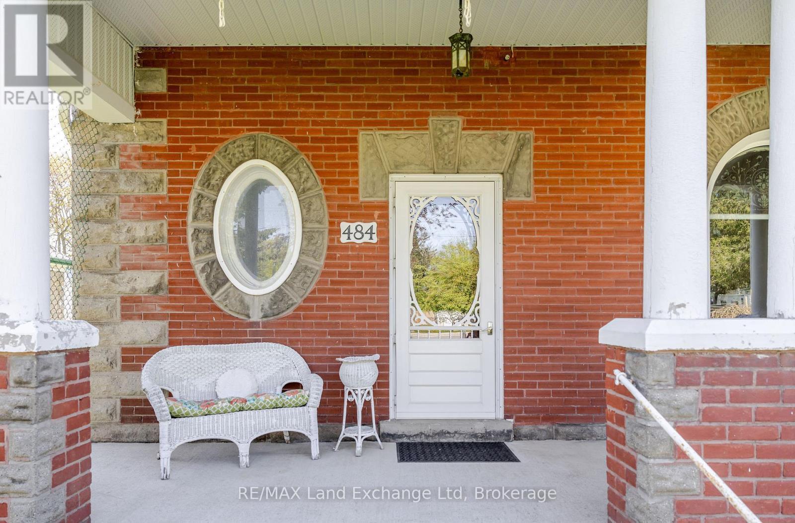 484 Queen Street, North Huron (Blyth), ON - Outdoor With Exterior