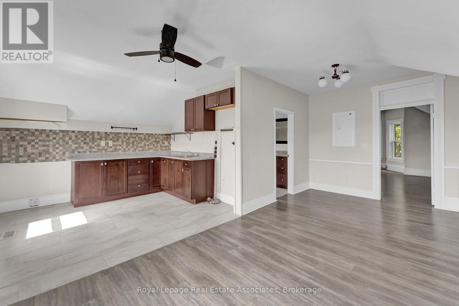 783 Highway 6 N, Hamilton, ON