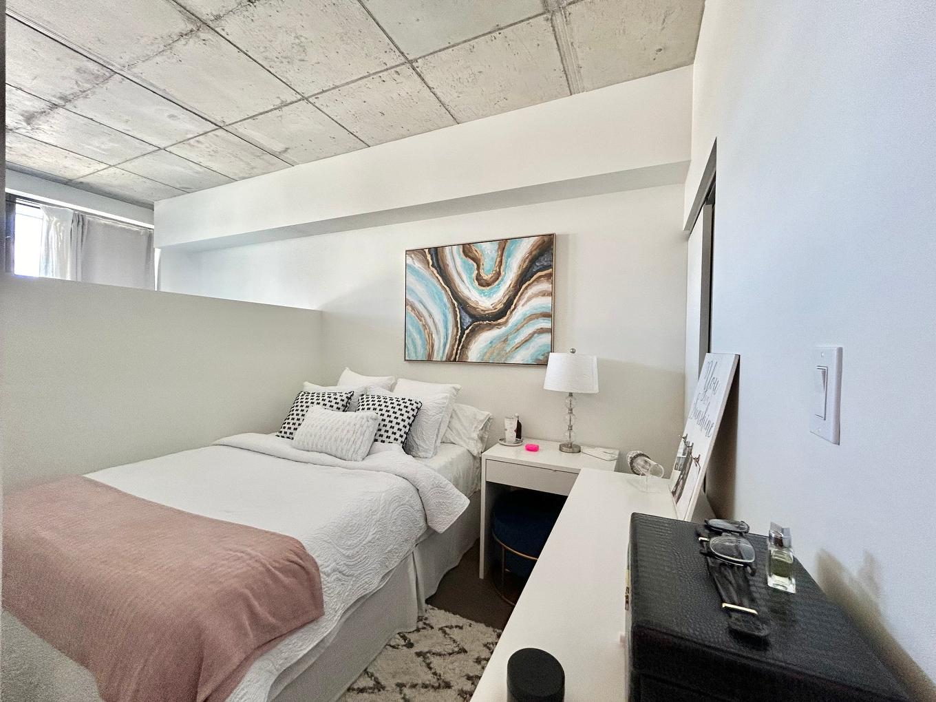 Bedroom - 612-200 Boul. Marcel-Laurin, Montréal (Saint-Laurent), QC - Indoor Photo Showing Bedroom